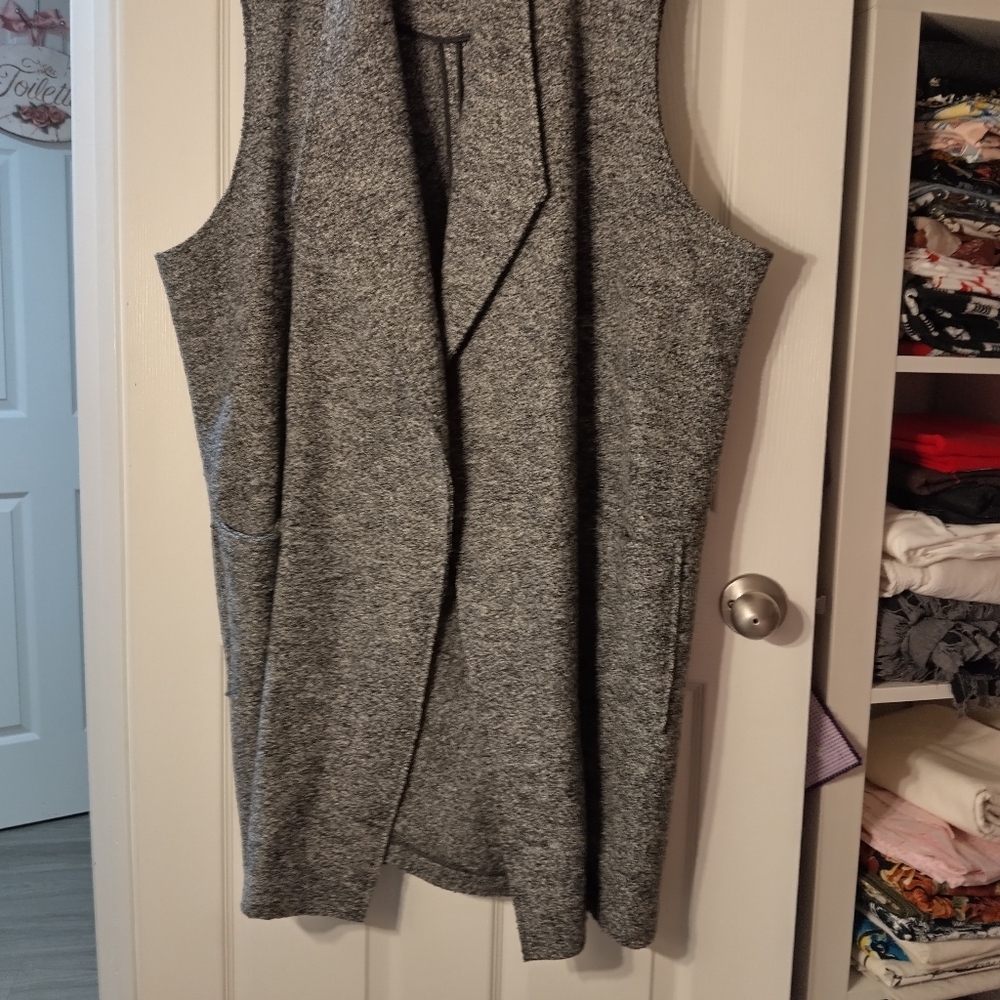 Gray Sleeveless Women's  Vest, Tahari, 2X, 40% wool, 60% viscose,length 40", dry